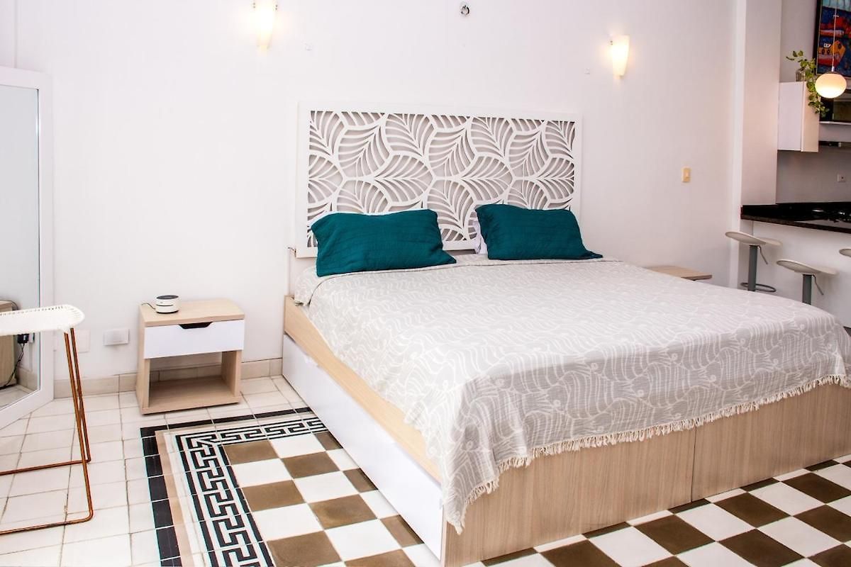Estudio Colonial Con Balcón, Plaza Santo Domingo Con Piscina Cartagena
