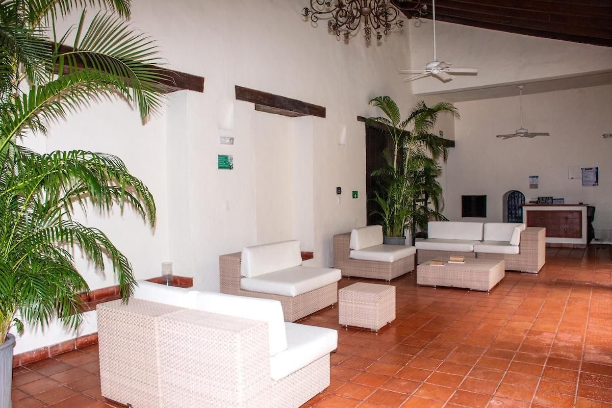 Estudio Colonial Con Balcón, Plaza Santo Domingo Con Piscina * Cartagena