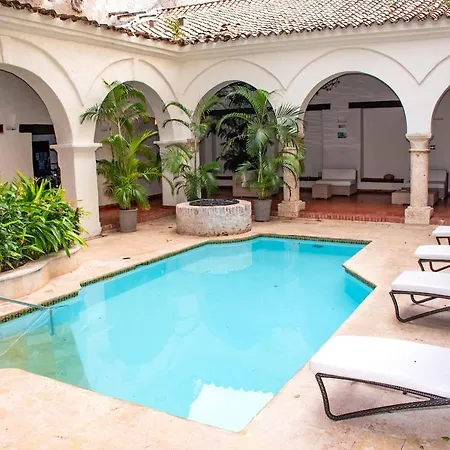 Estudio Colonial Con Balcón, Plaza Santo Domingo Con Piscina Cartagena