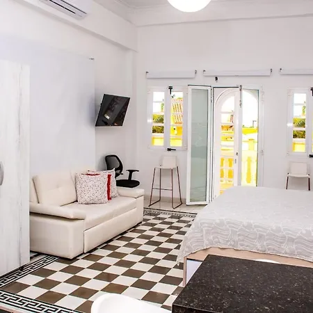 Estudio Colonial Con Balcón, Plaza Santo Domingo Con Piscina Cartagena