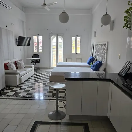 Estudio Colonial Con Balcón, Plaza Santo Domingo Con Piscina